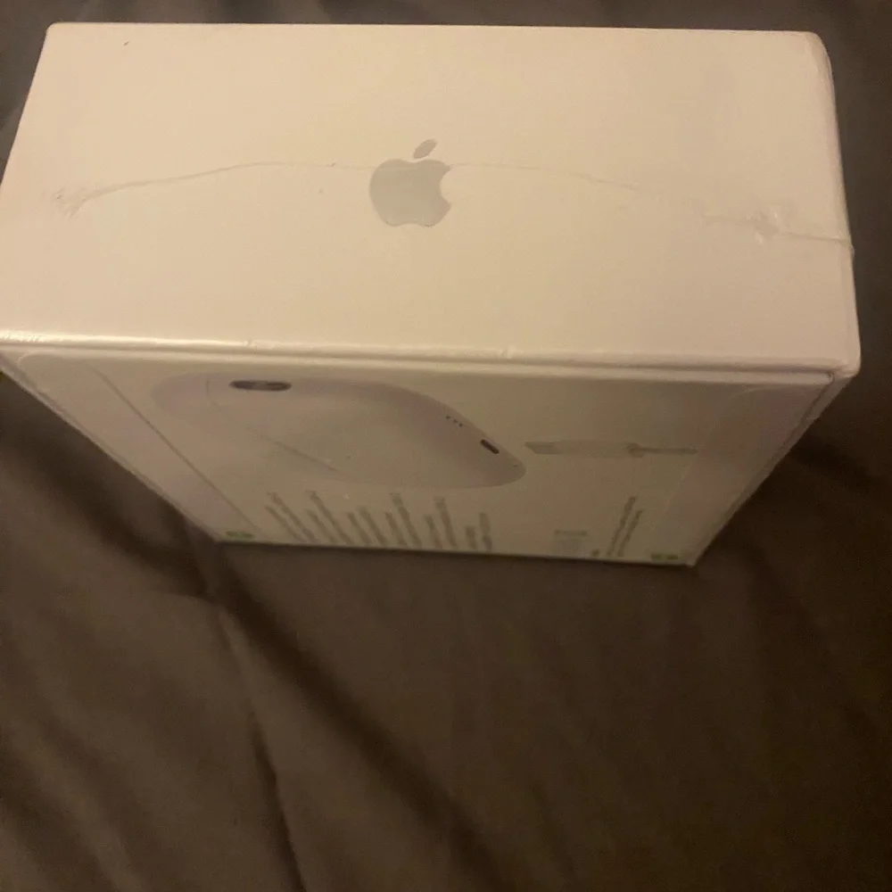 Apple AirPods Pro in White